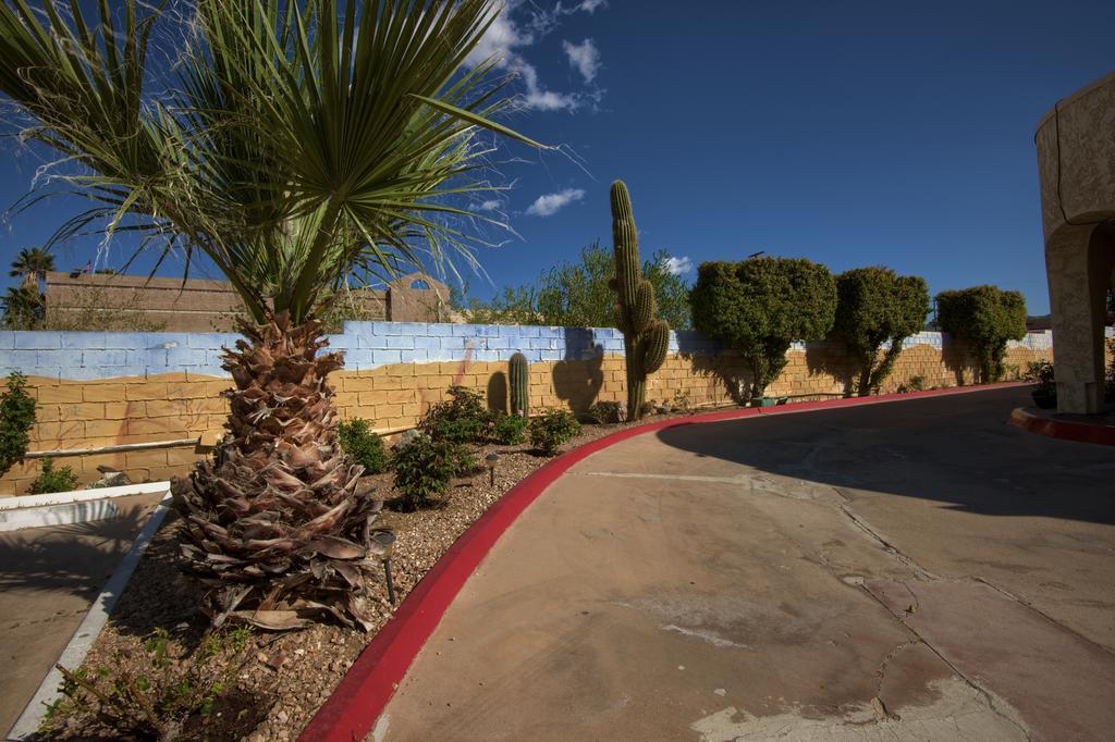 Americas Best Value Inn And Suites -Yucca Valley Esterno foto