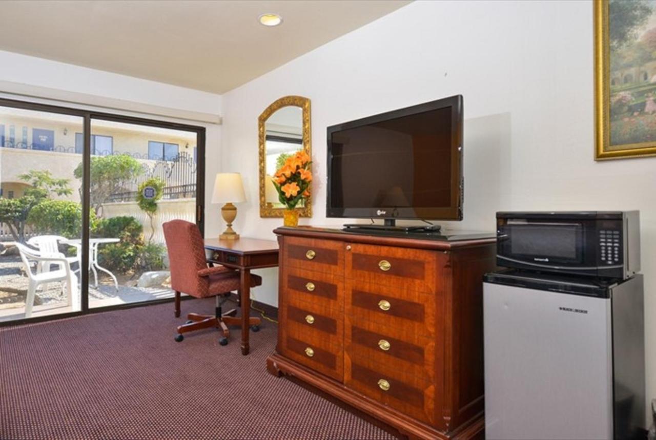 Americas Best Value Inn And Suites -Yucca Valley Esterno foto